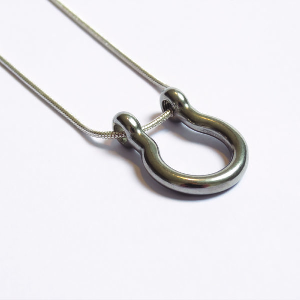 long shackle pendant